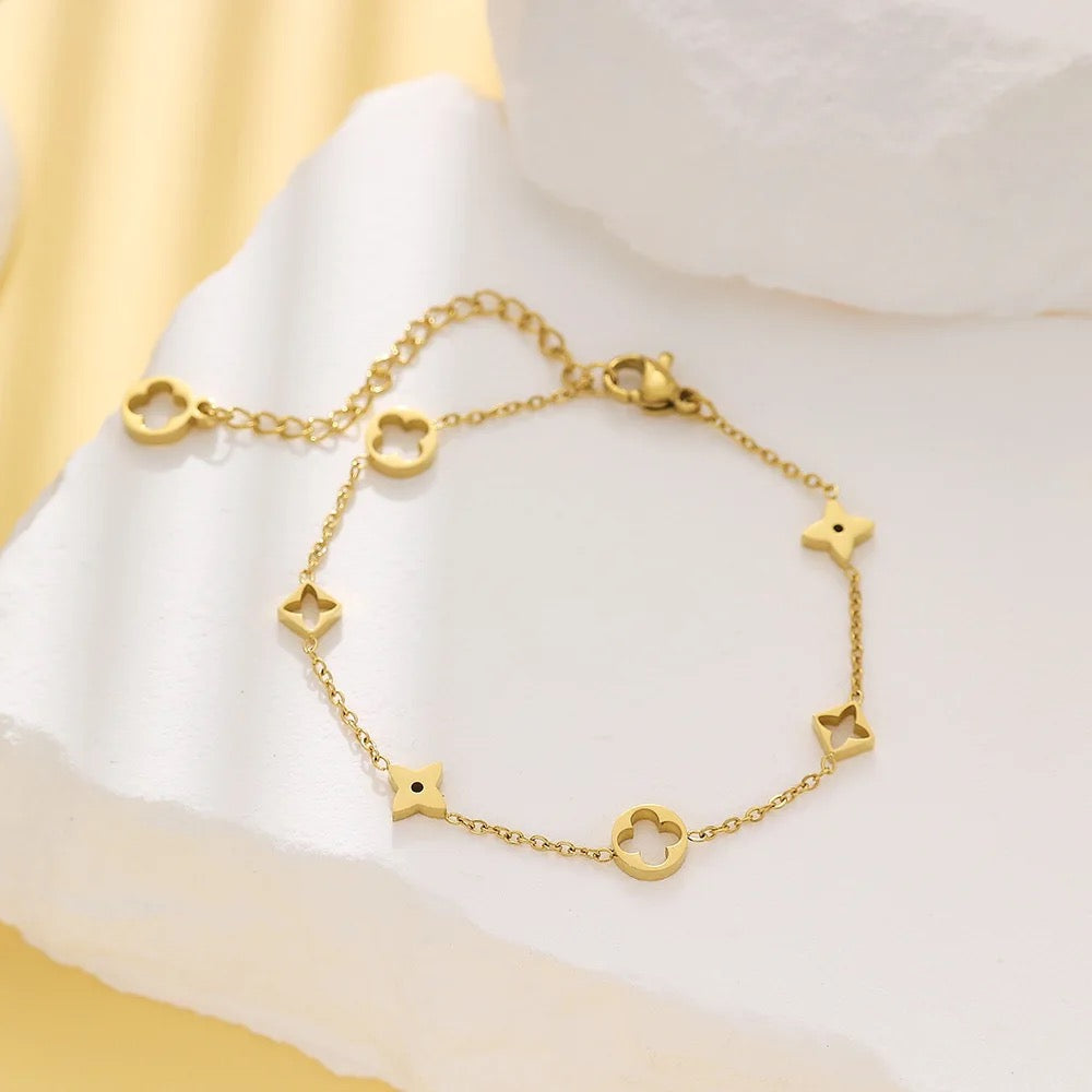 Clover bracelet