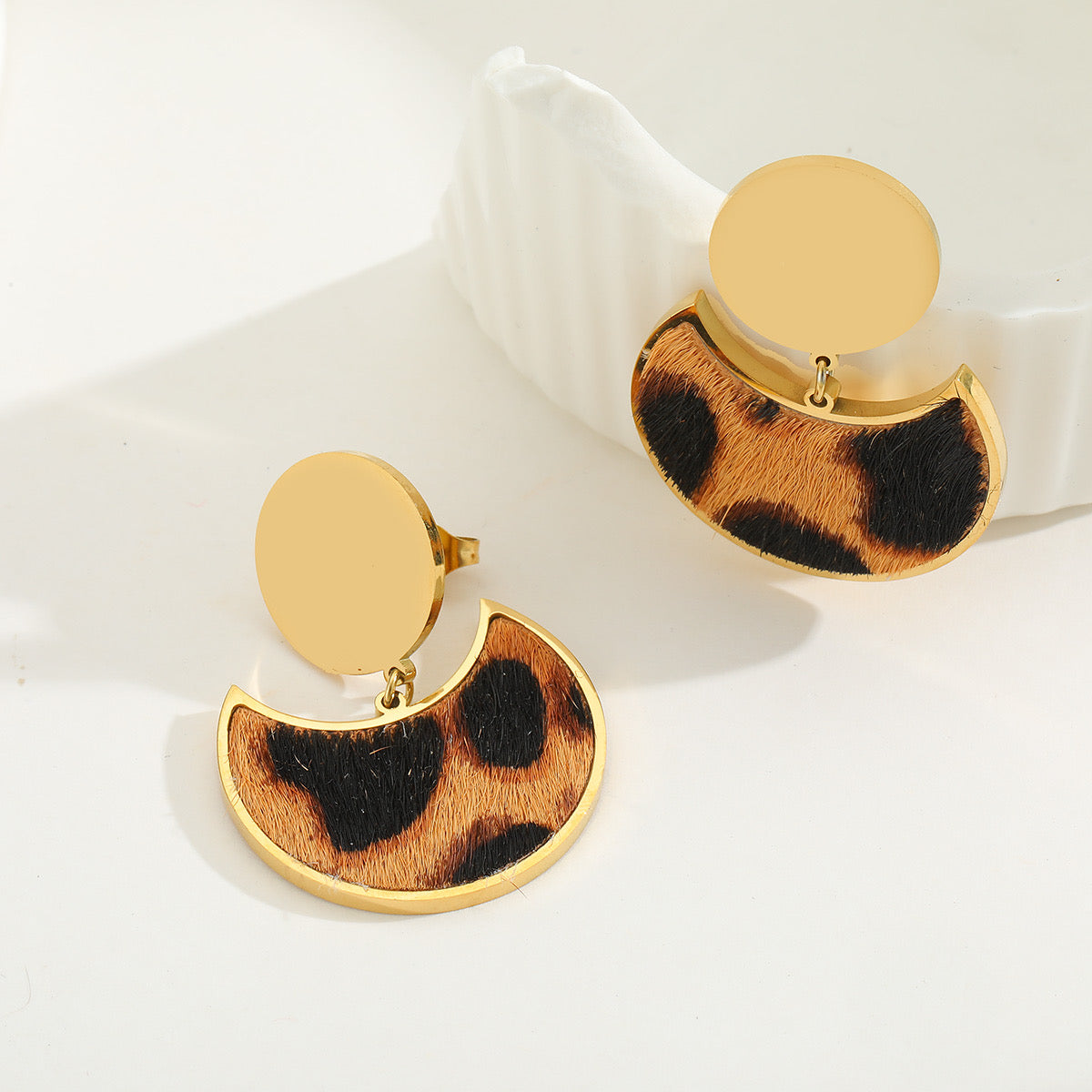 Léopard earrings - half moon