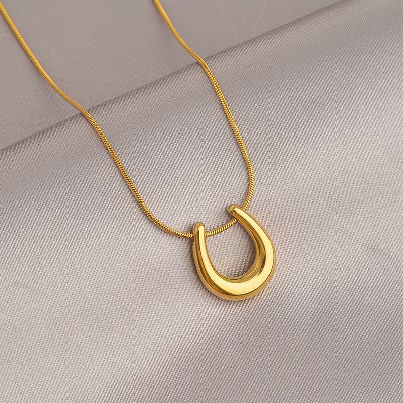 Elle Necklace