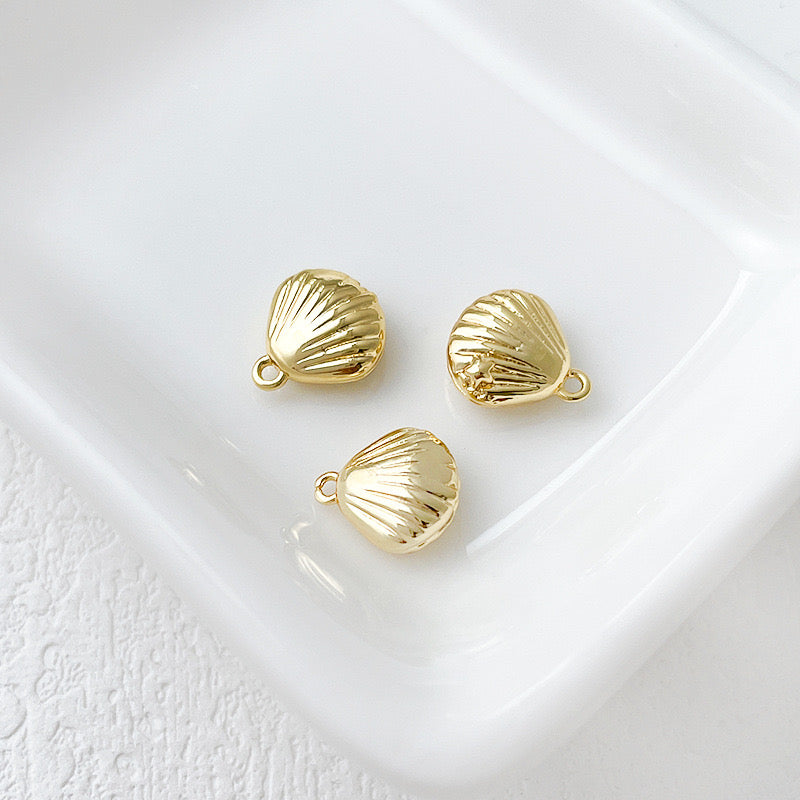 Shell - mini charm